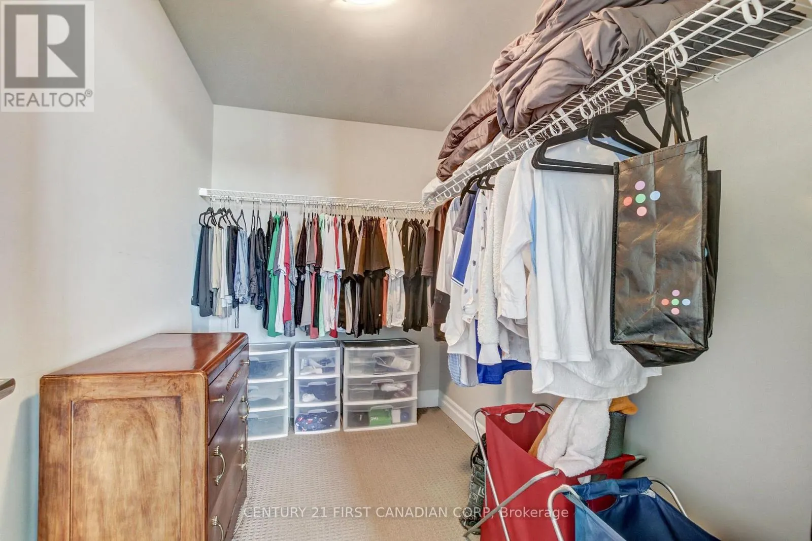 512 - 240 VILLAGEWALK BOULEVARD, #512