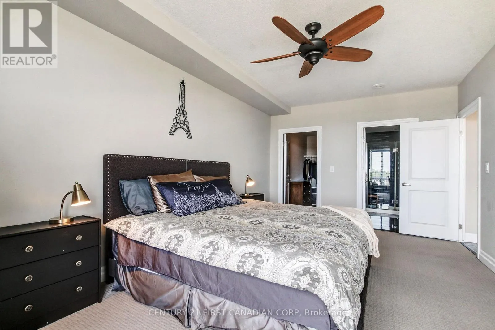 512 - 240 VILLAGEWALK BOULEVARD, #512