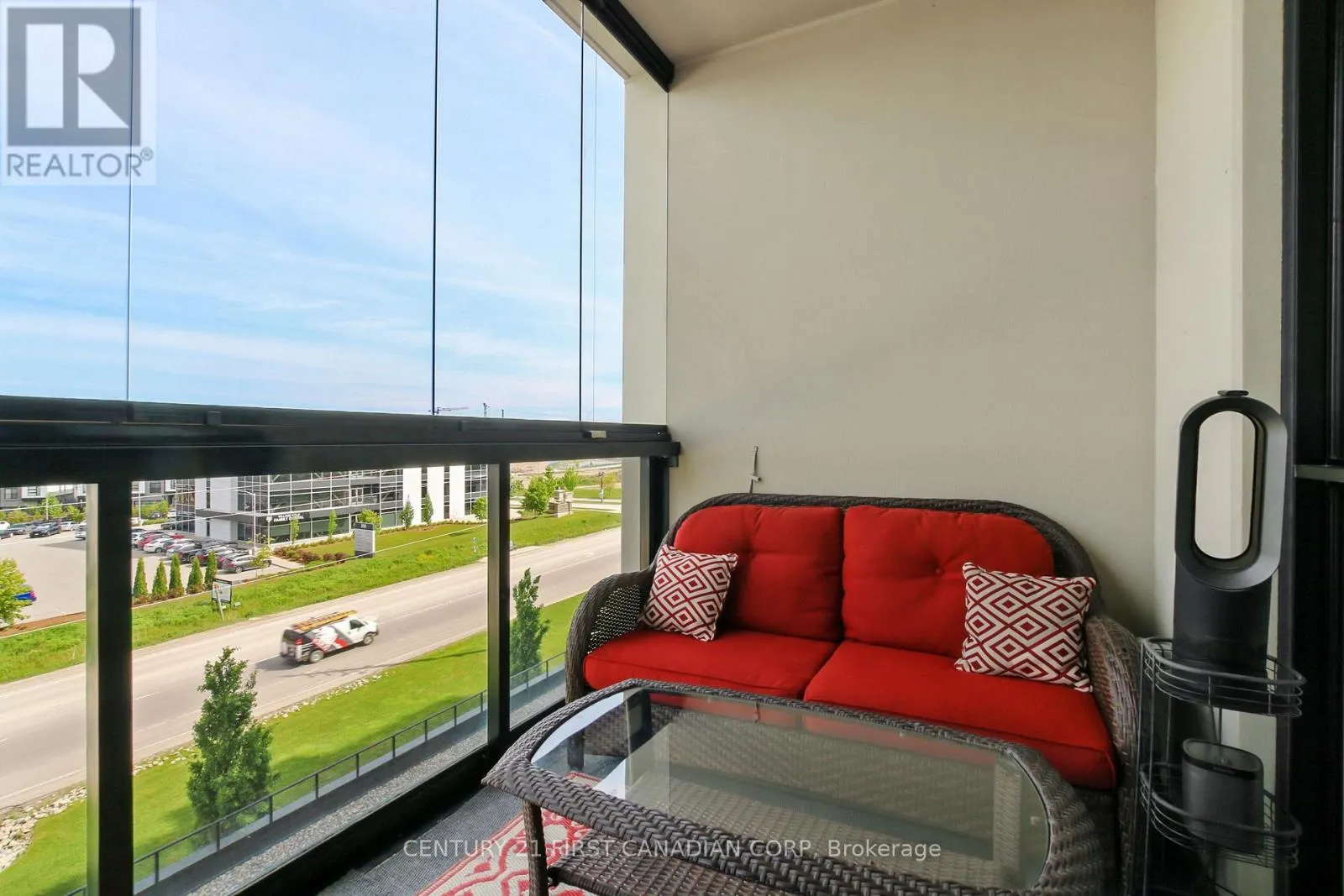 512 - 240 VILLAGEWALK BOULEVARD, #512