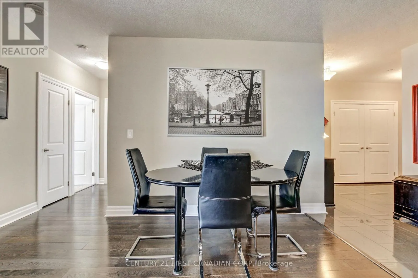 512 - 240 VILLAGEWALK BOULEVARD, #512