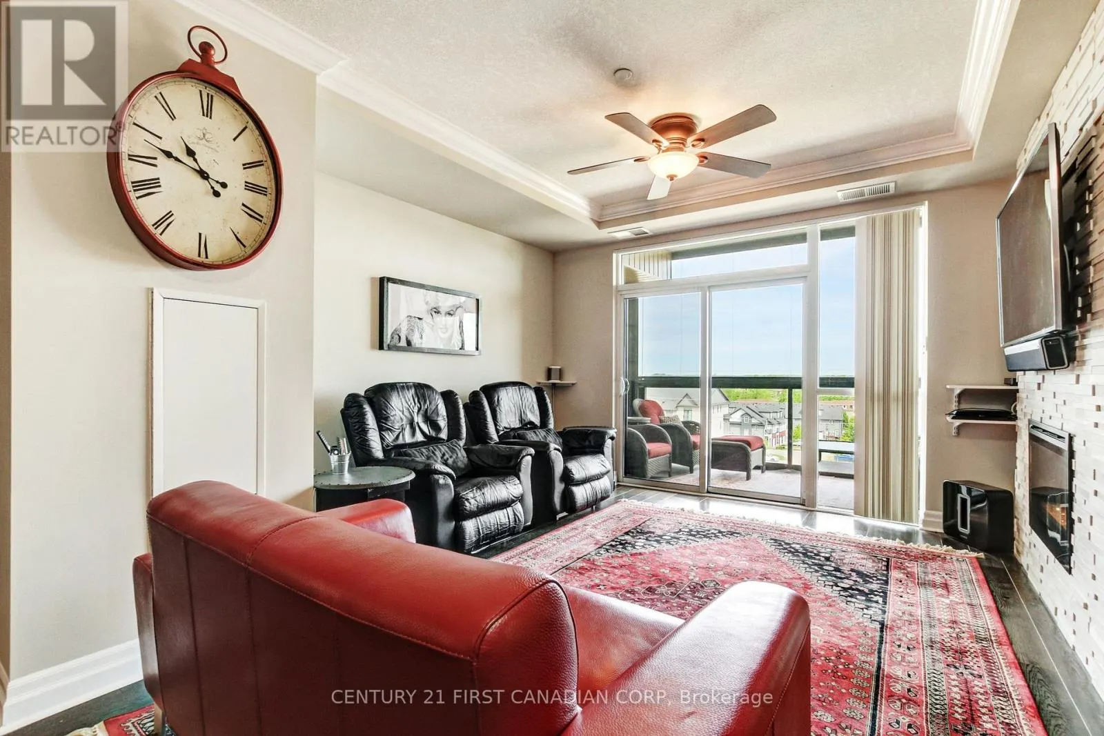 512 - 240 VILLAGEWALK BOULEVARD, #512