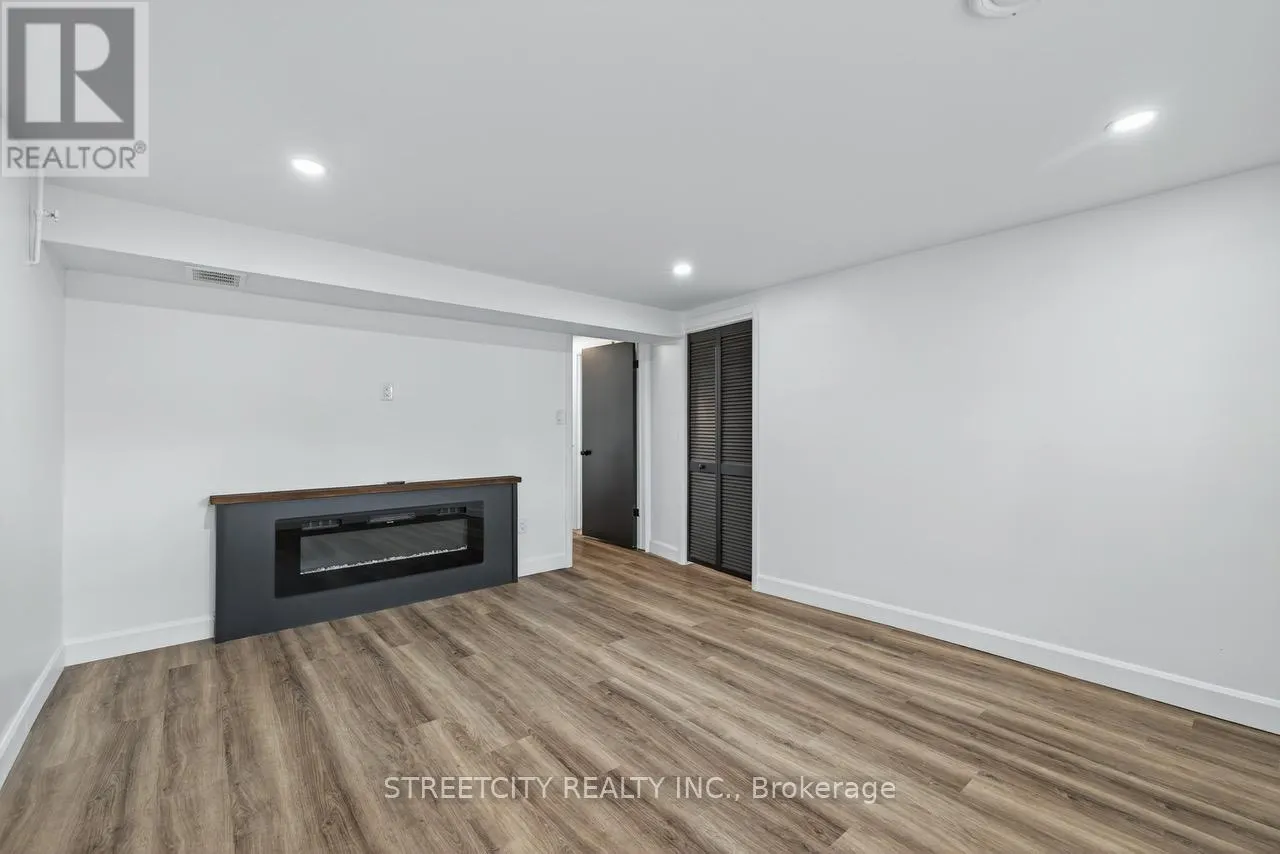 1128 OVERLEA CRESCENT