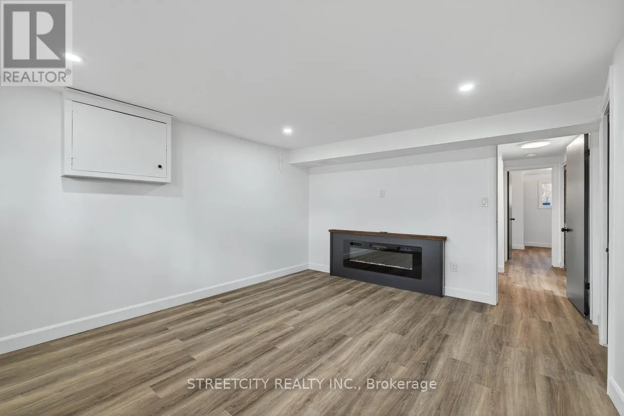 1128 OVERLEA CRESCENT