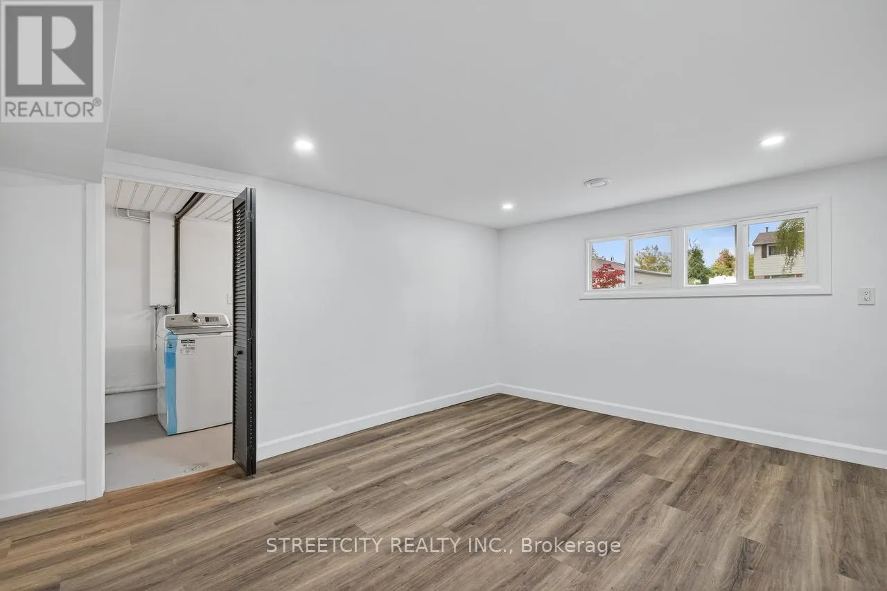 1128 OVERLEA CRESCENT