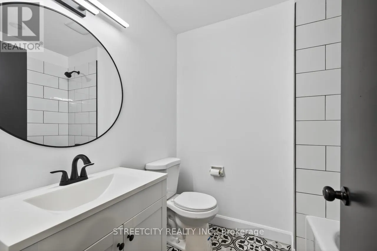 1128 OVERLEA CRESCENT