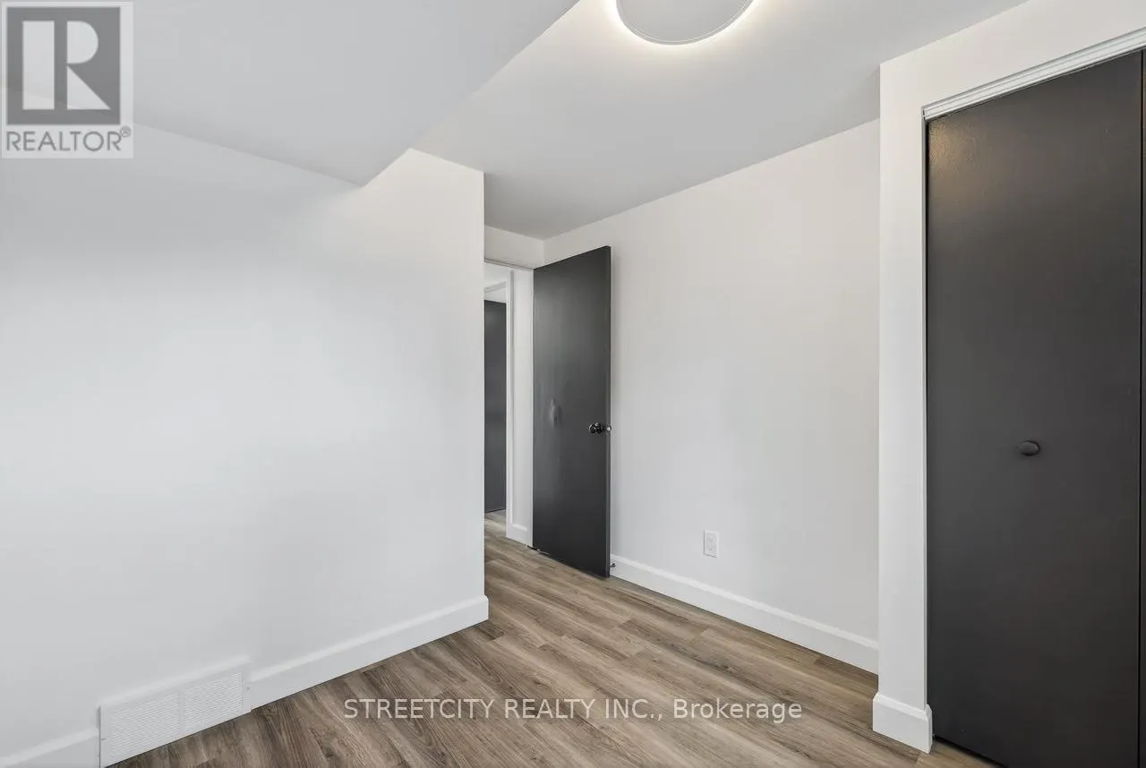 1128 OVERLEA CRESCENT