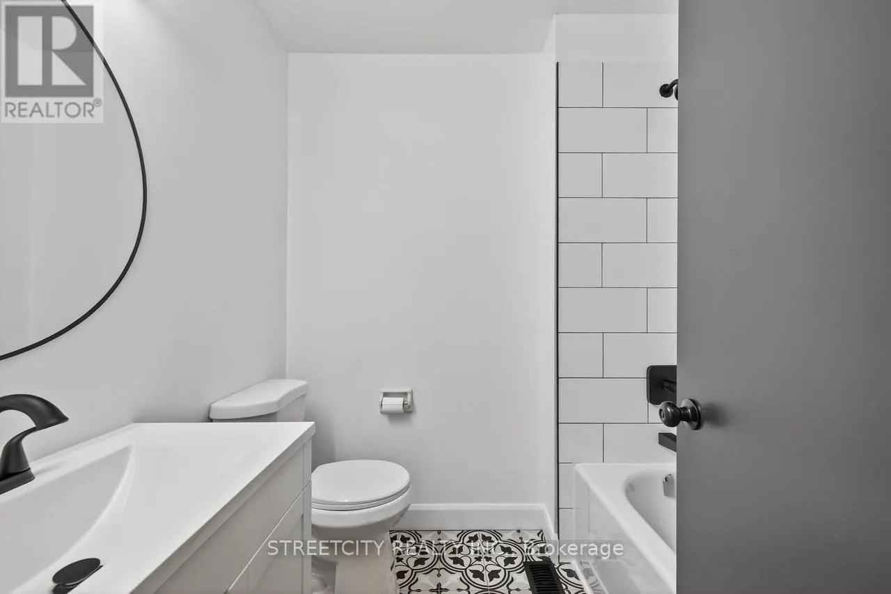 1128 OVERLEA CRESCENT