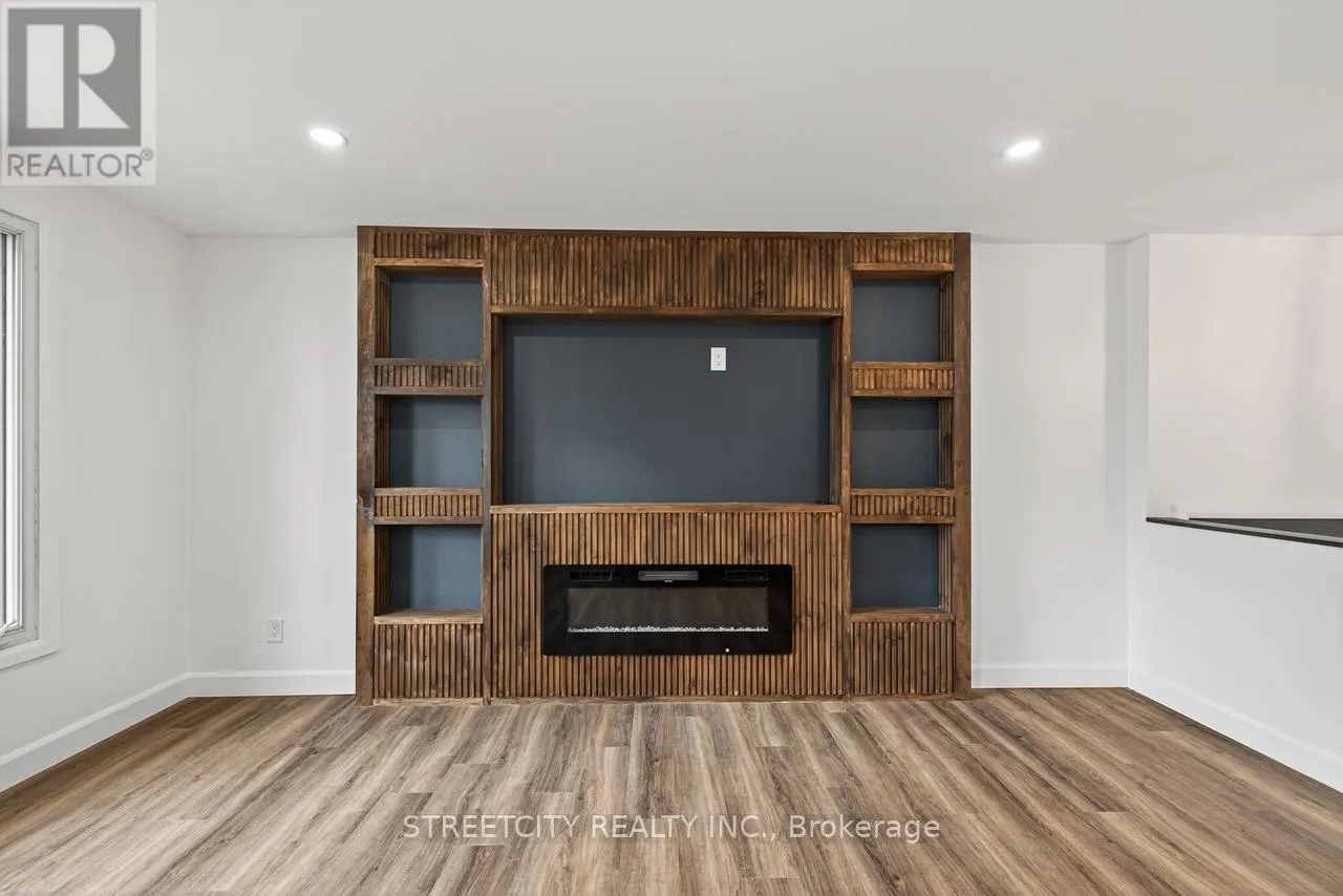 1128 OVERLEA CRESCENT