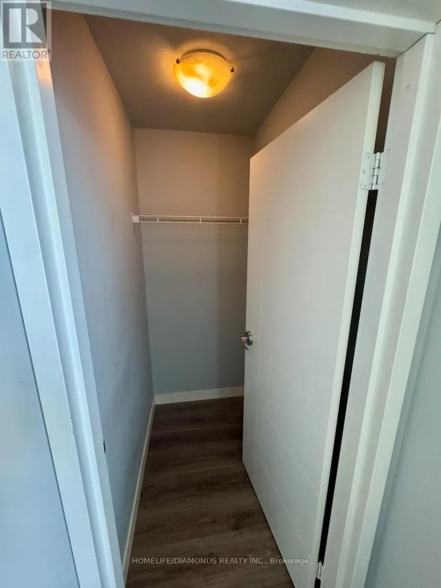 1705 - 318 SPRUCE STREET