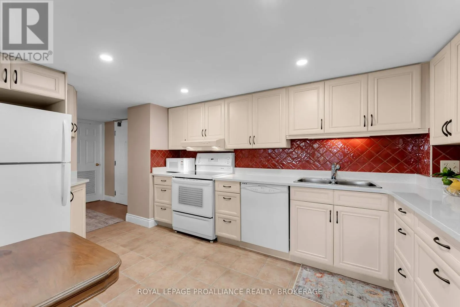 302 - 50 MARKET STREET, #302