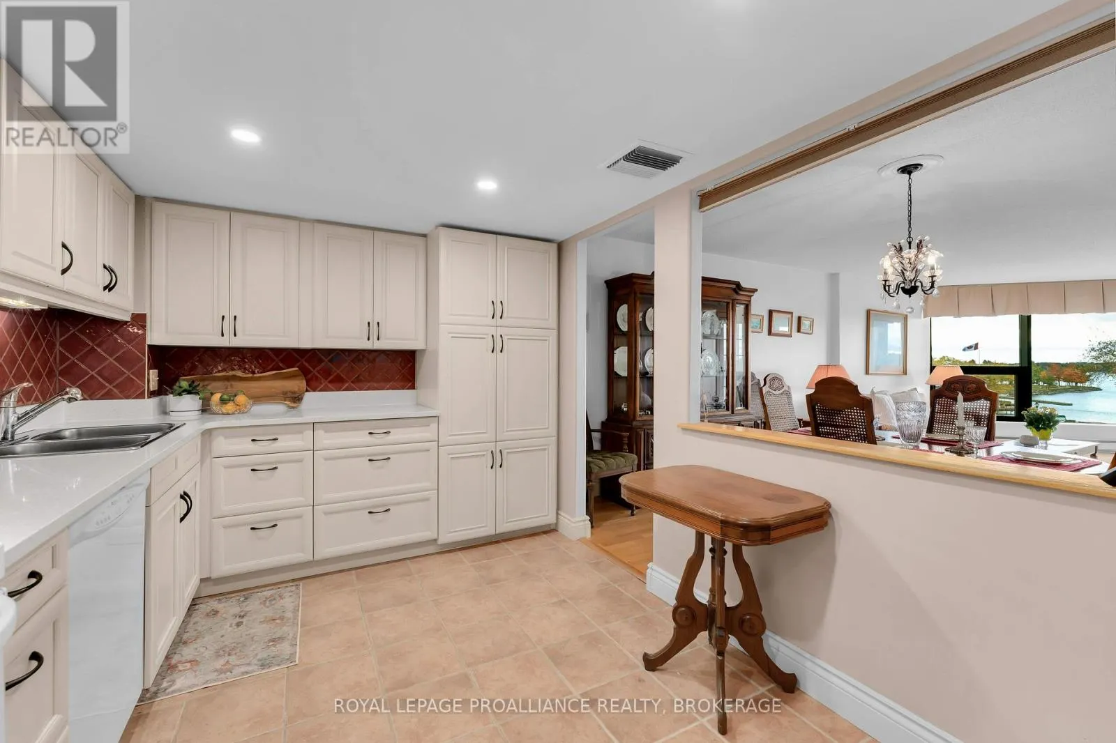 302 - 50 MARKET STREET, #302