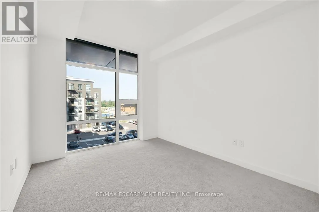 416 - 470 DUNDAS STREET E