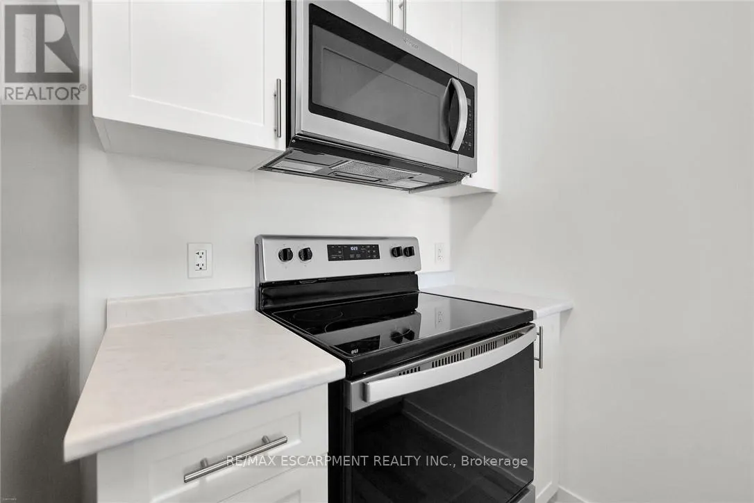 416 - 470 DUNDAS STREET E