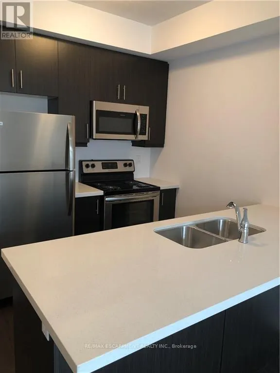 219 - 125 SHOREVIEW PLACE