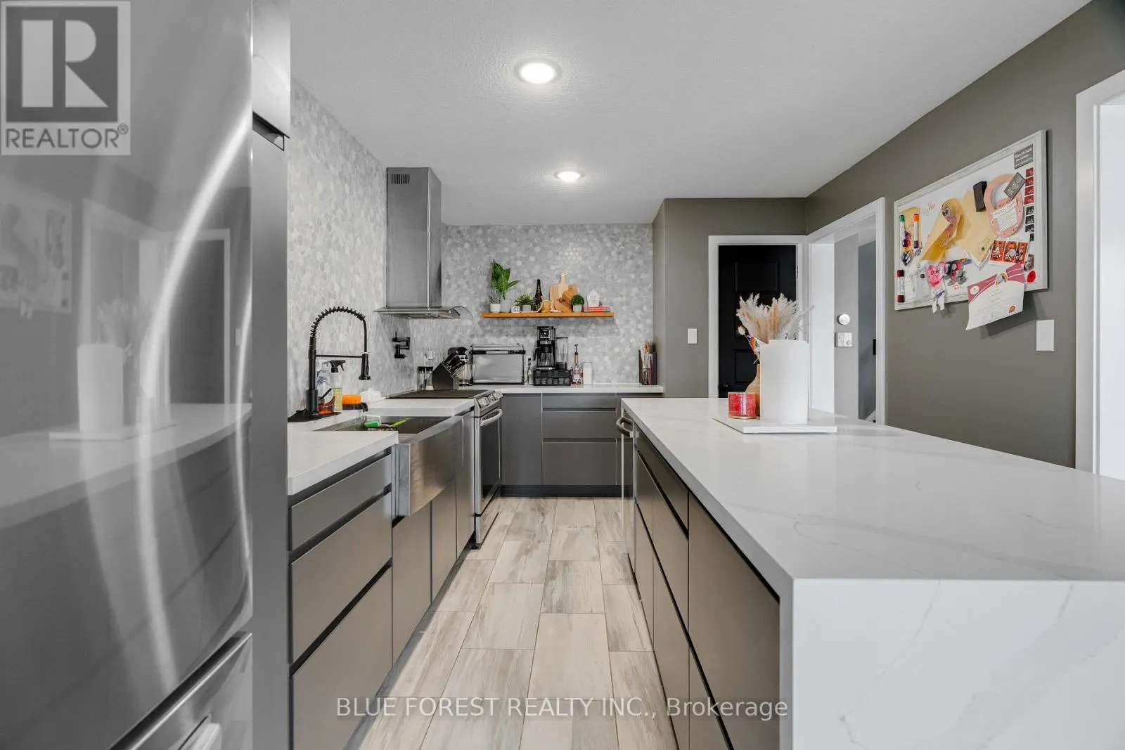 24 PEACH TREE BOULEVARD