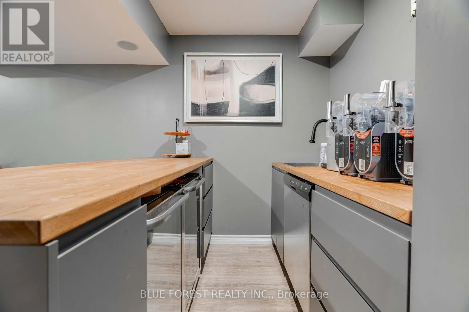 24 PEACH TREE BOULEVARD