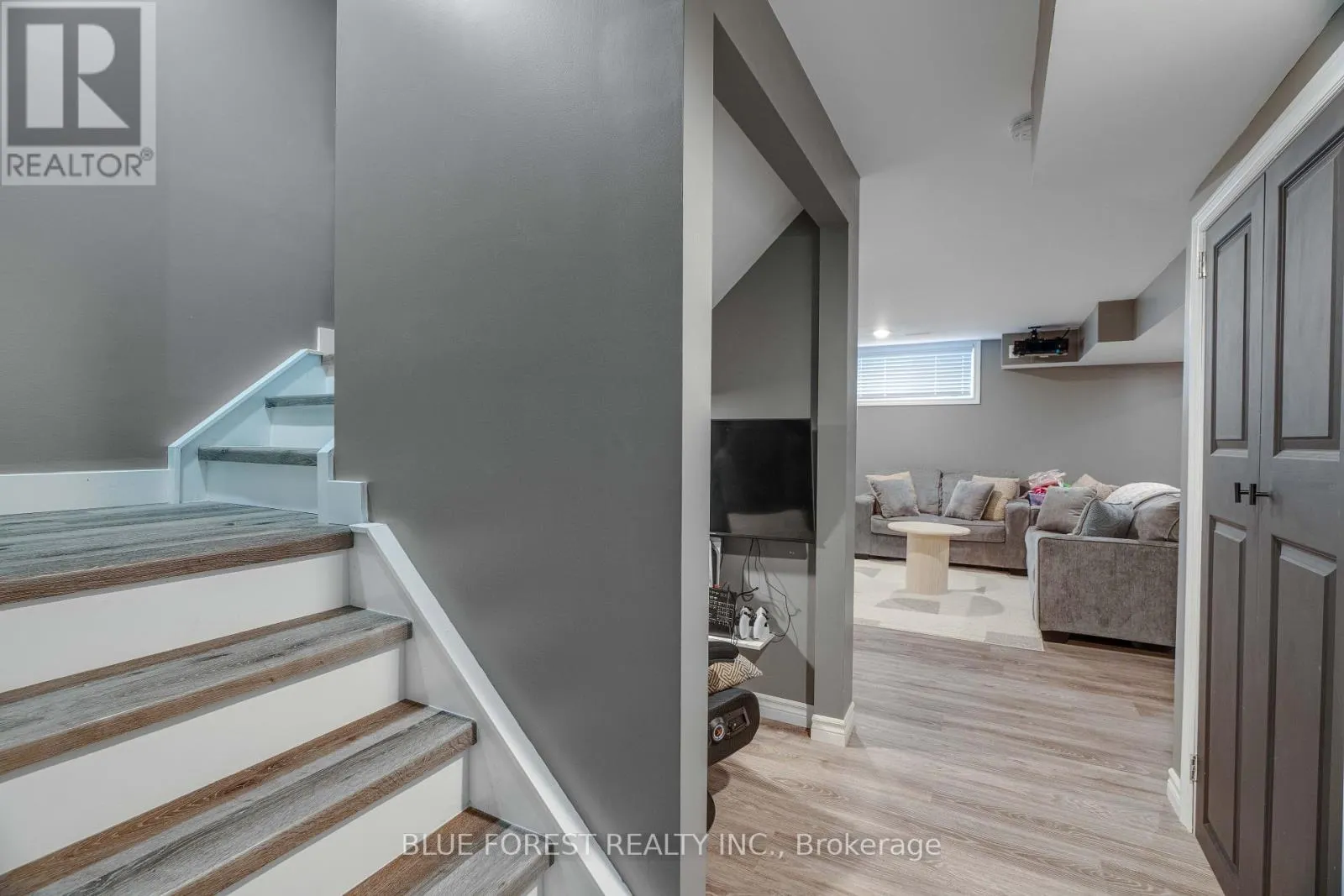 24 PEACH TREE BOULEVARD