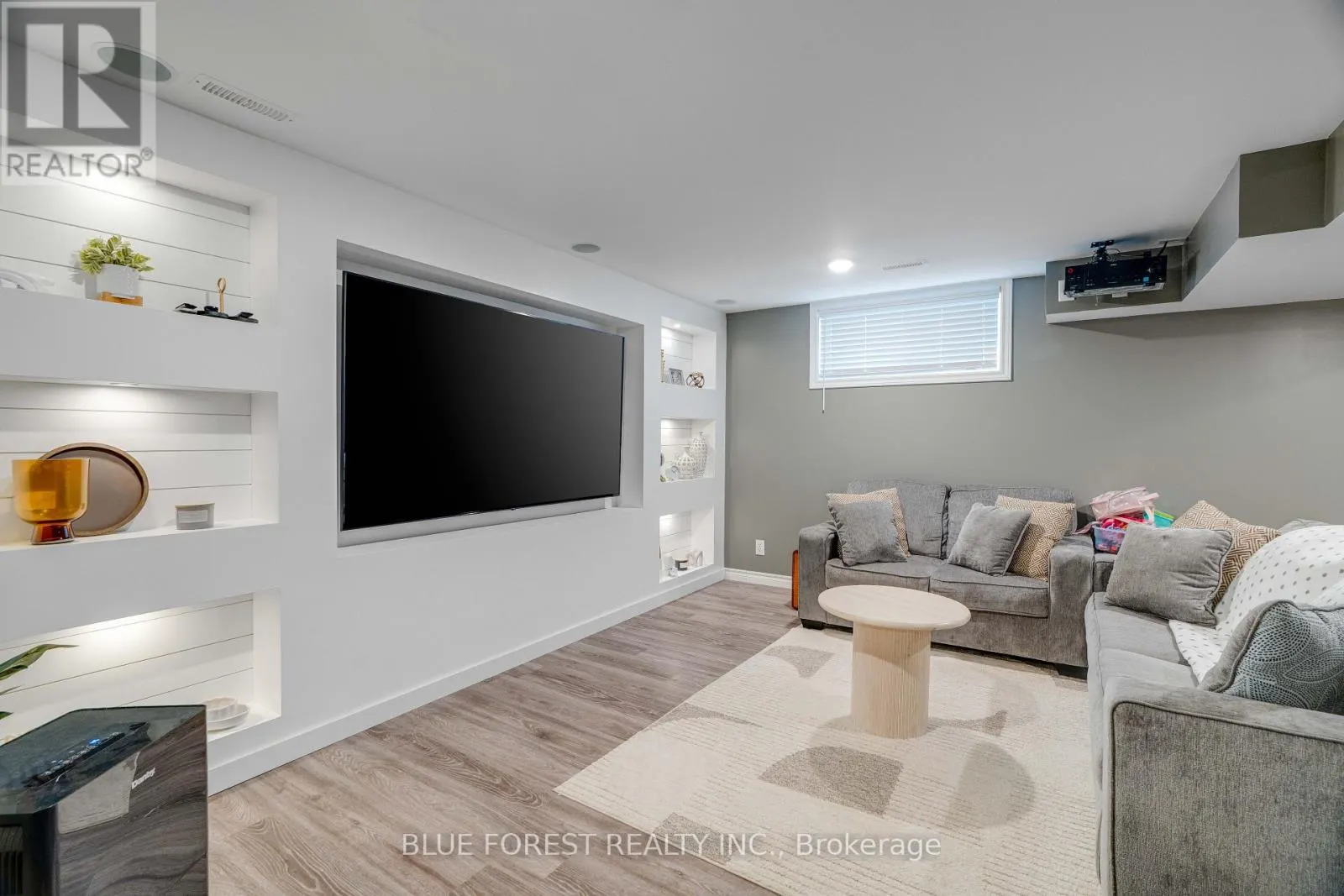 24 PEACH TREE BOULEVARD