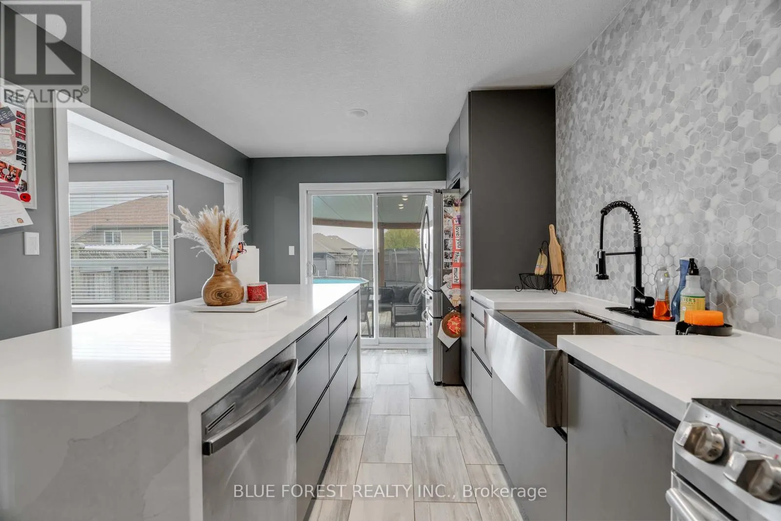 24 PEACH TREE BOULEVARD