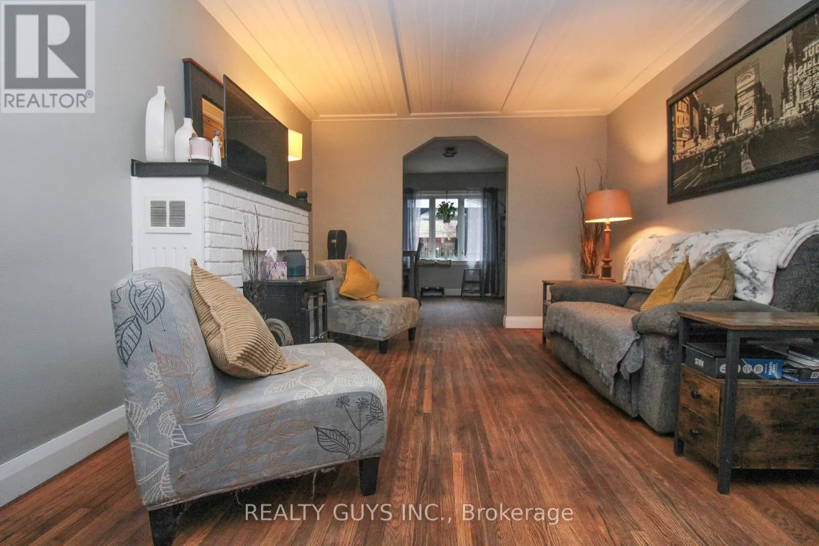 502 WELLINGTON STREET