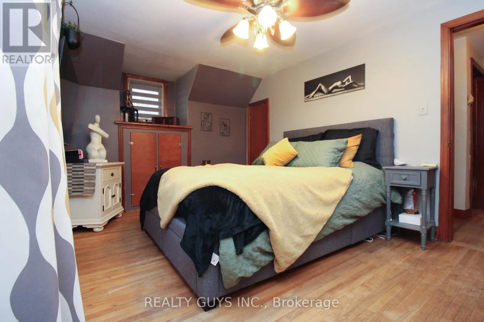 502 WELLINGTON STREET