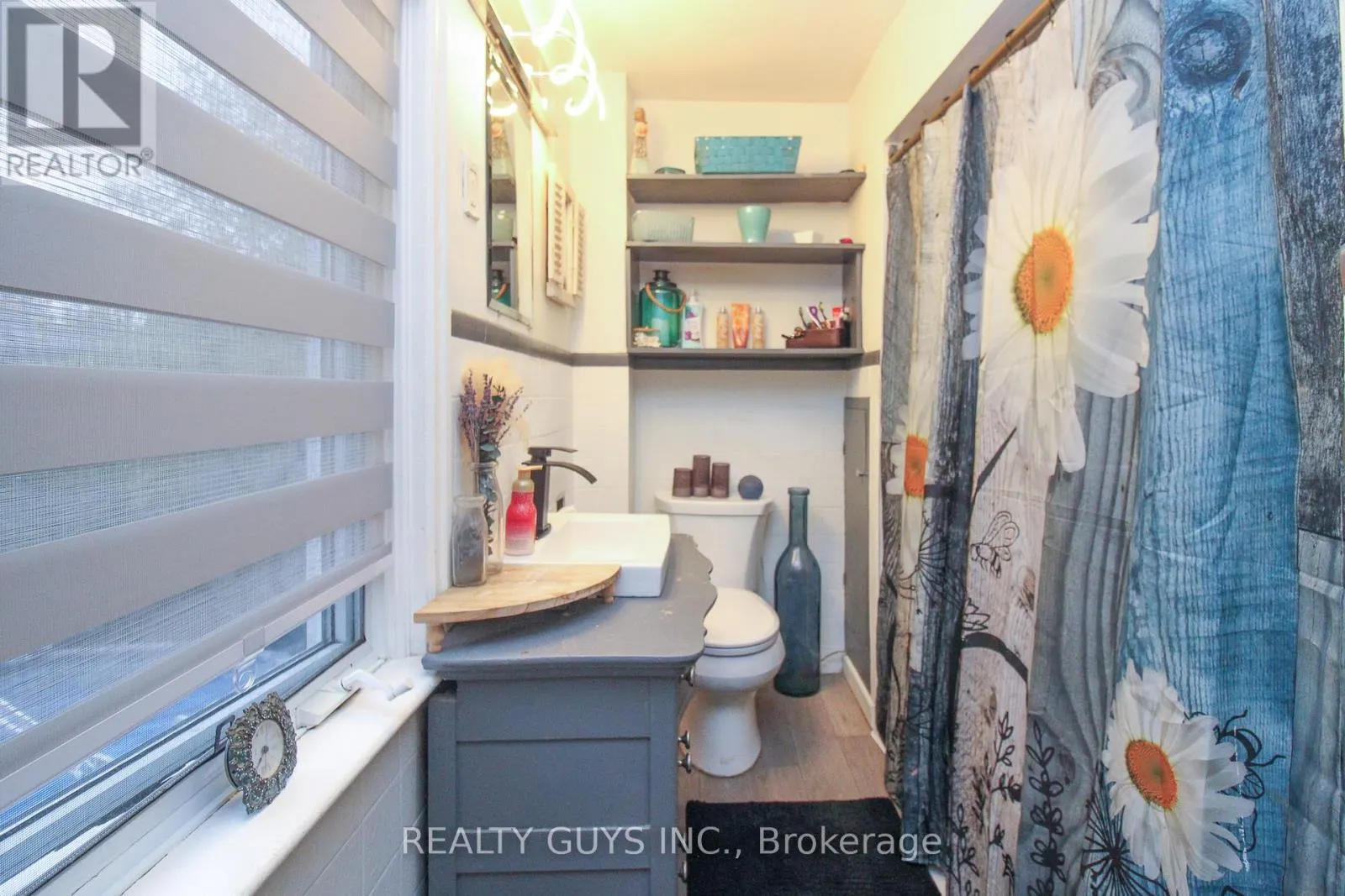 502 WELLINGTON STREET