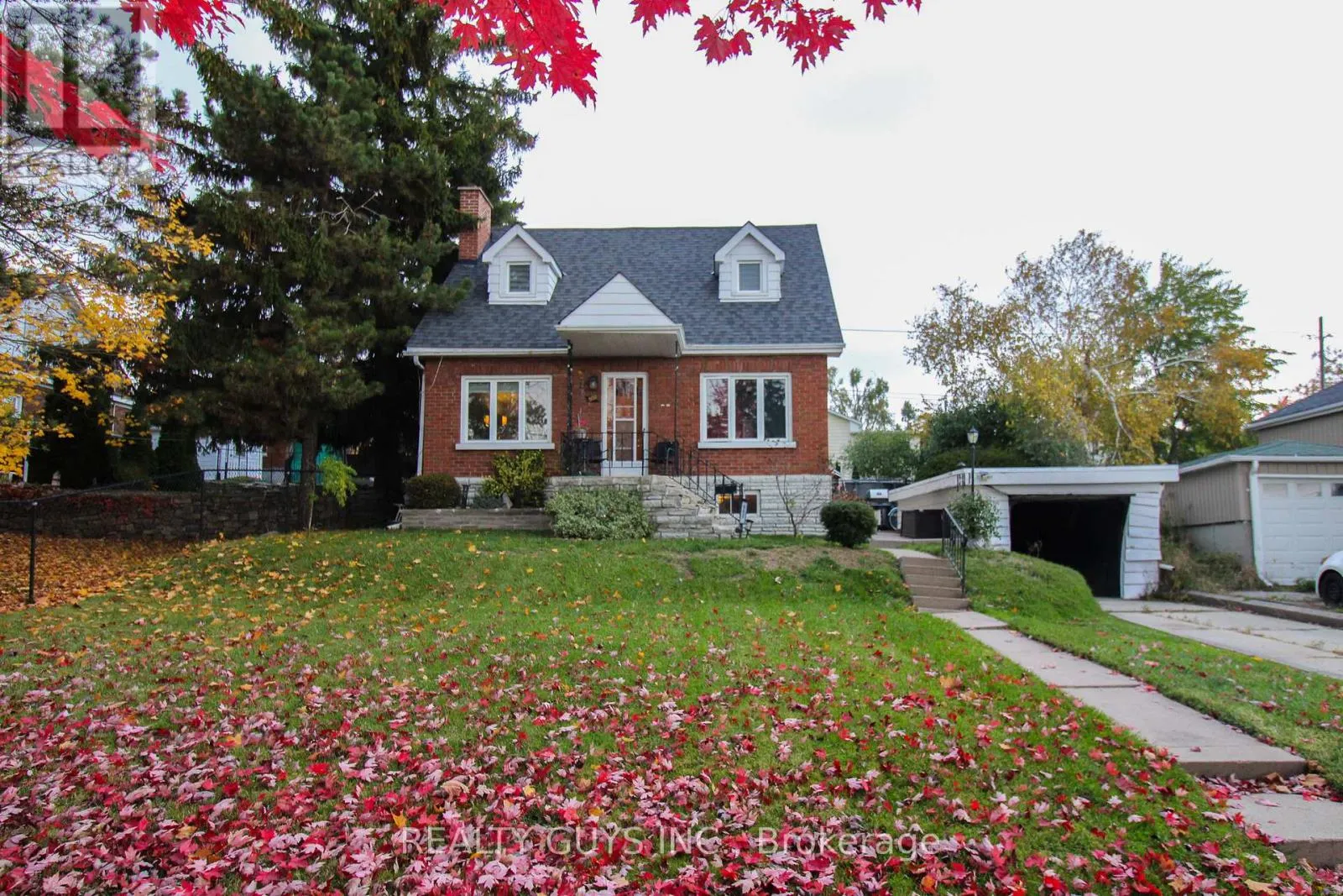 502 WELLINGTON STREET