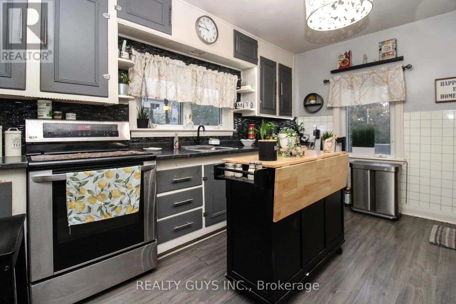 502 WELLINGTON STREET