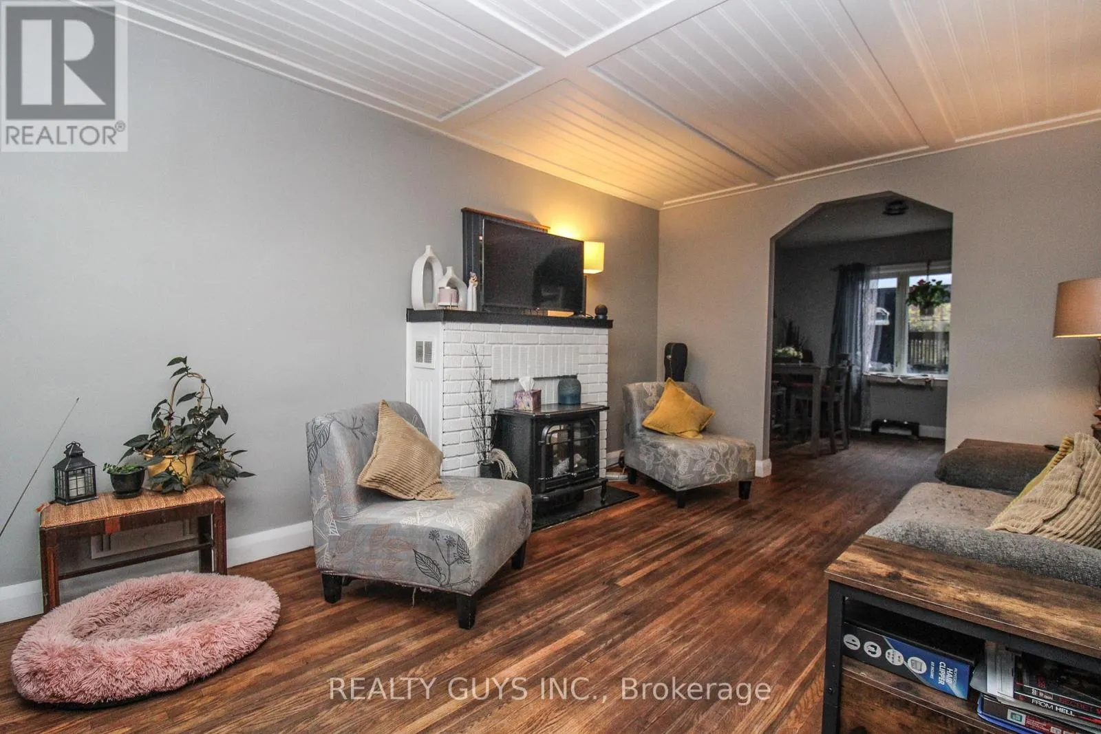 502 WELLINGTON STREET