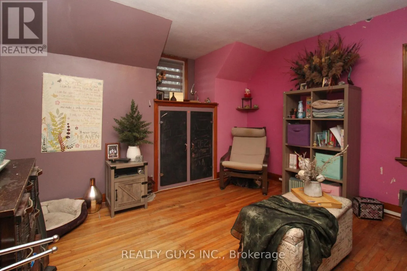 502 WELLINGTON STREET