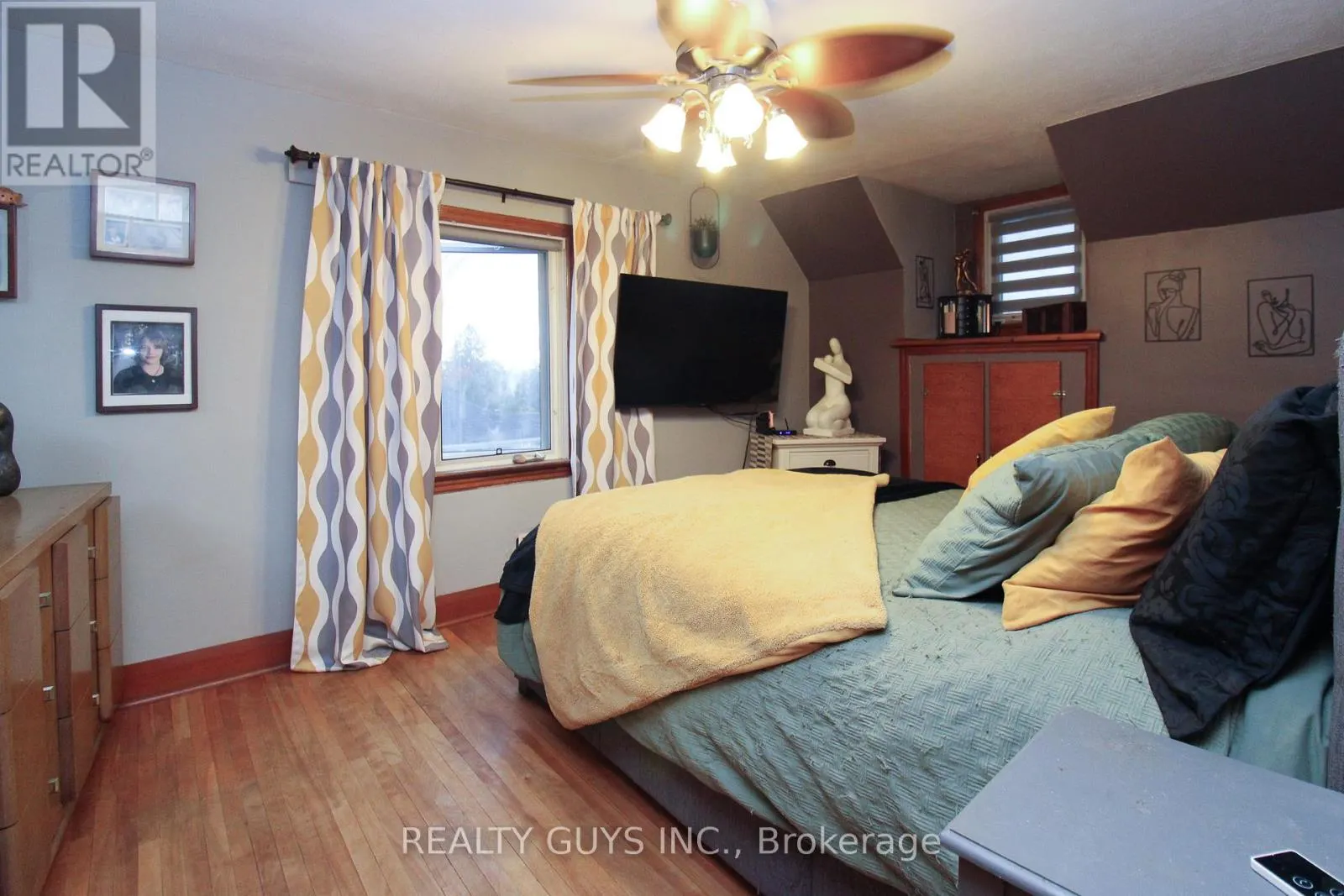 502 WELLINGTON STREET