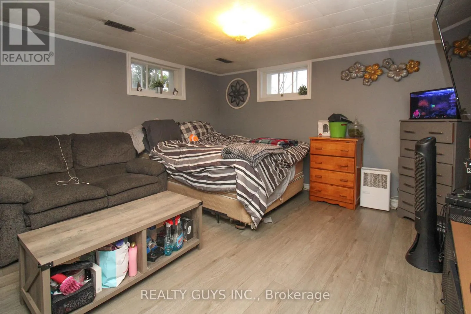 502 WELLINGTON STREET