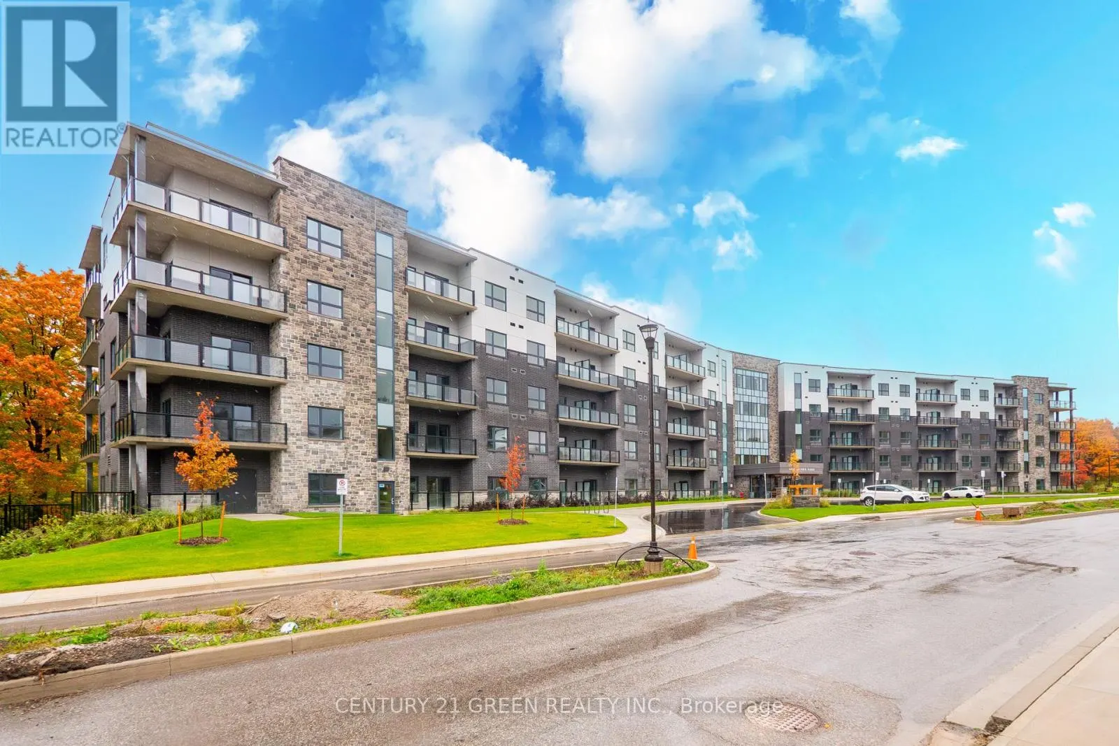 111 - 1100 LACKNER PLACE