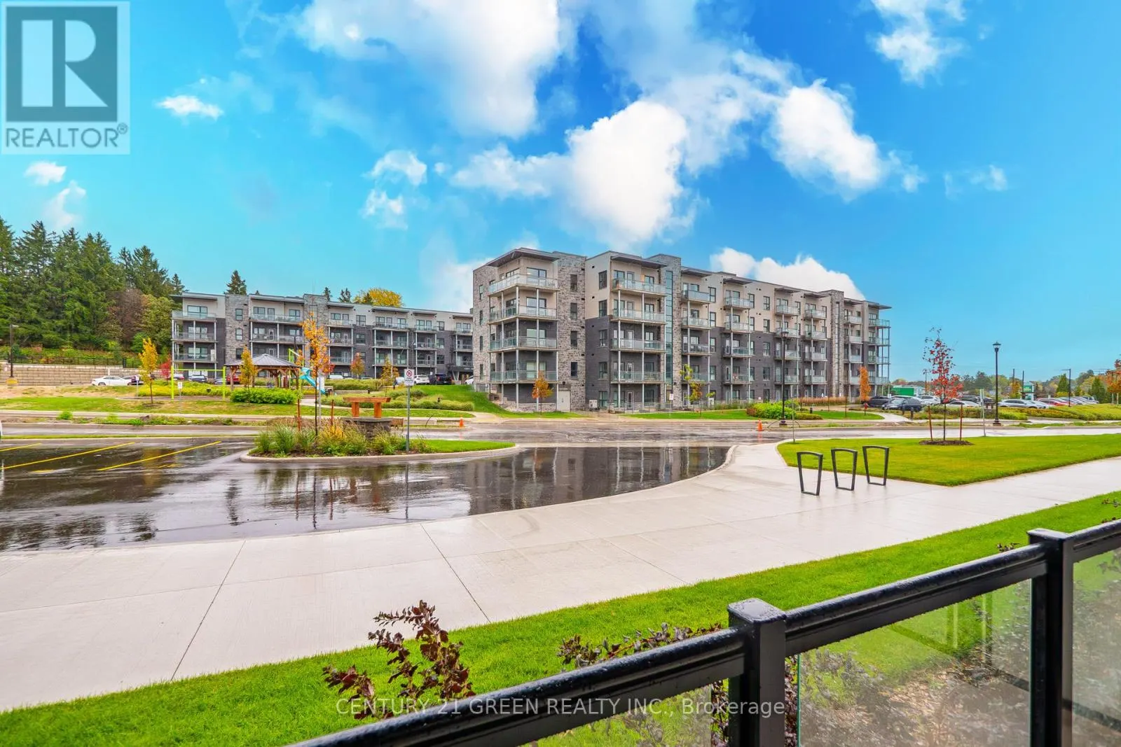 111 - 1100 LACKNER PLACE