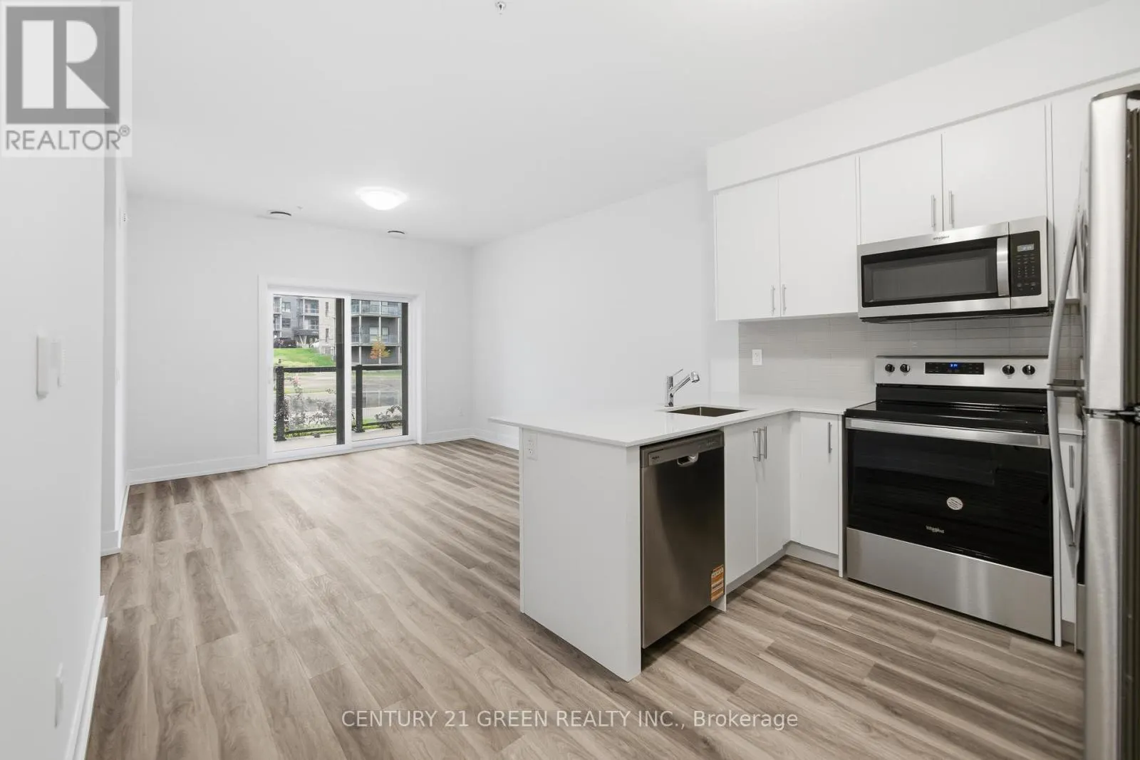 111 - 1100 LACKNER PLACE