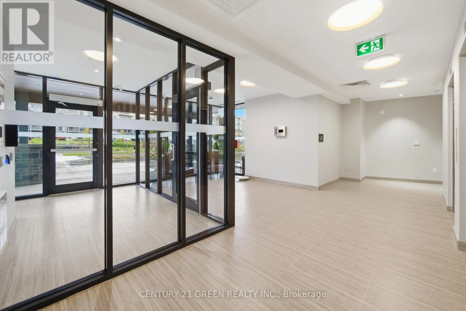 111 - 1100 LACKNER PLACE