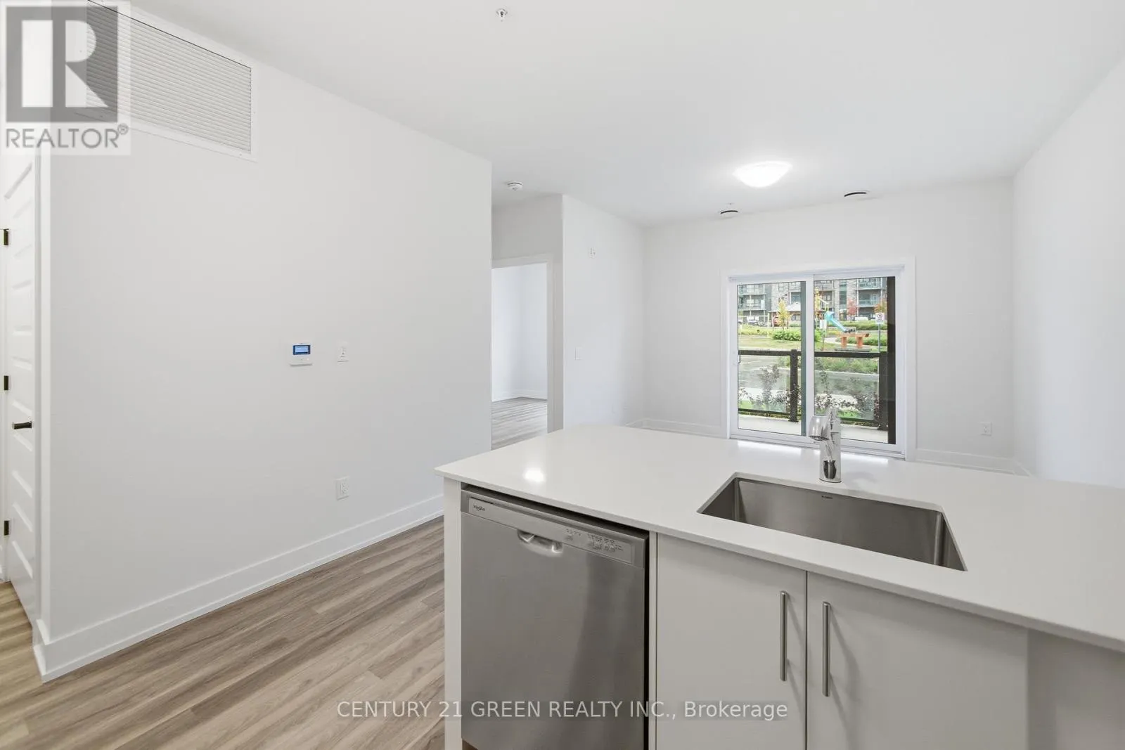 111 - 1100 LACKNER PLACE