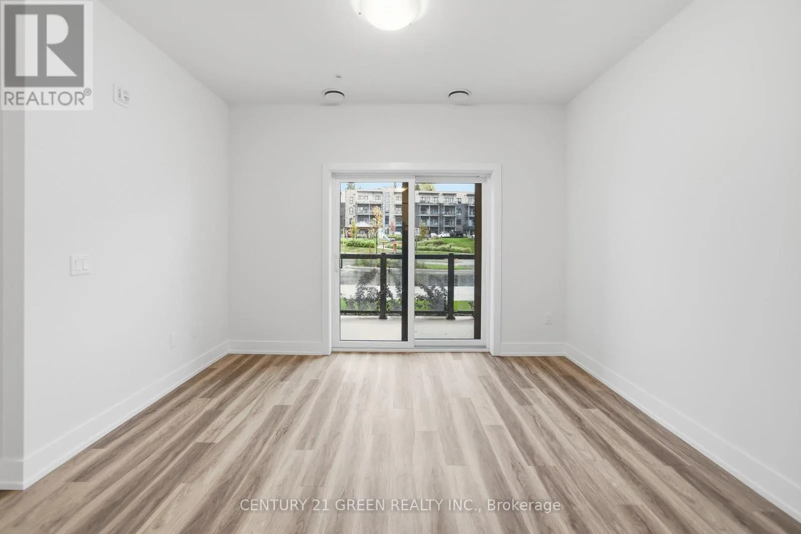 111 - 1100 LACKNER PLACE