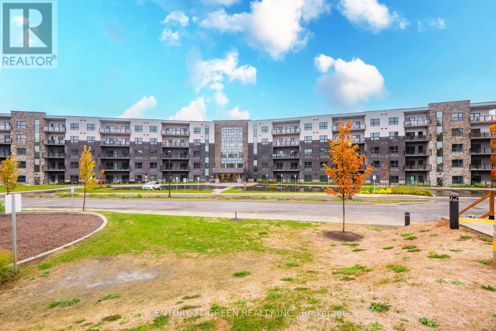 111 - 1100 LACKNER PLACE