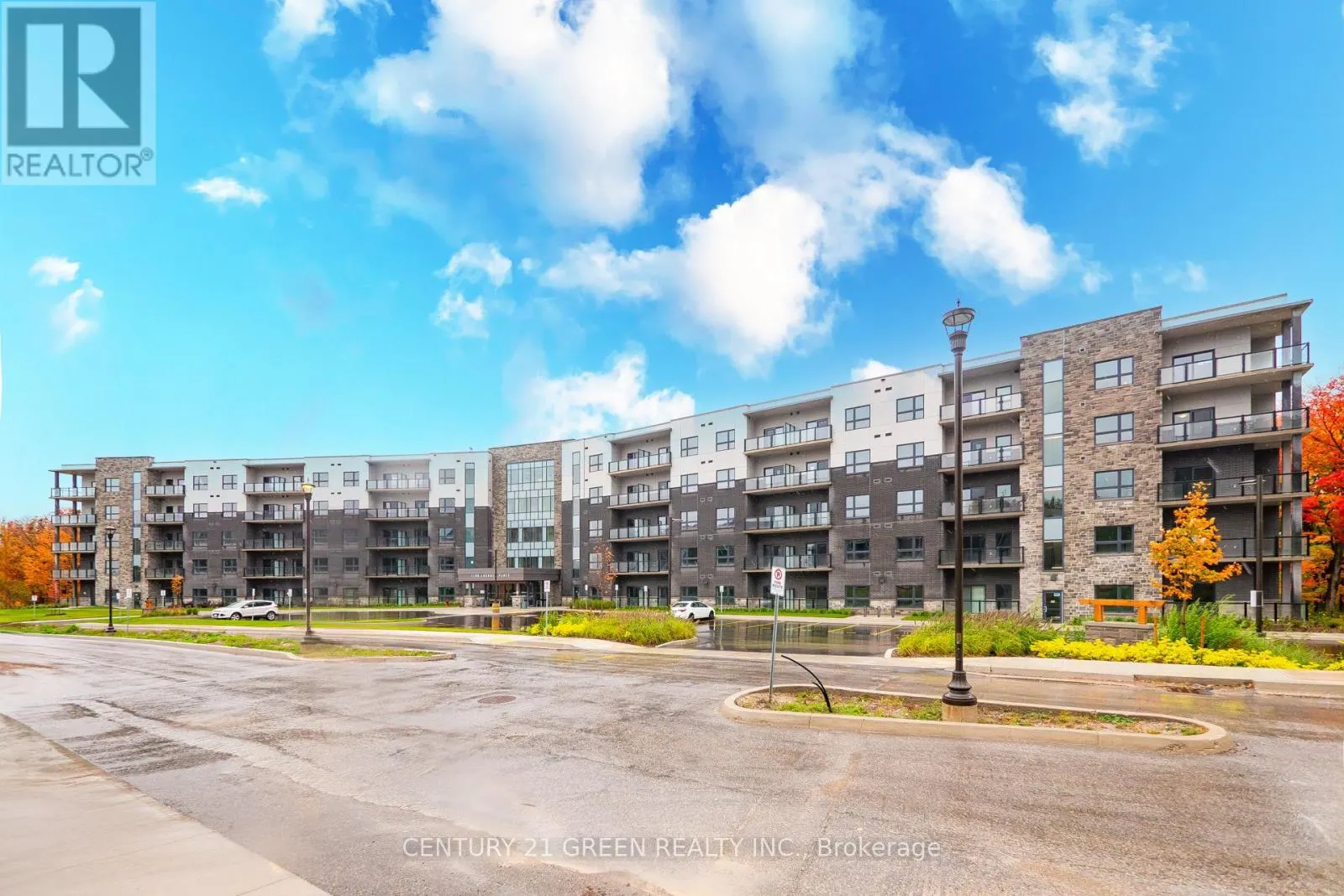 111 - 1100 LACKNER PLACE