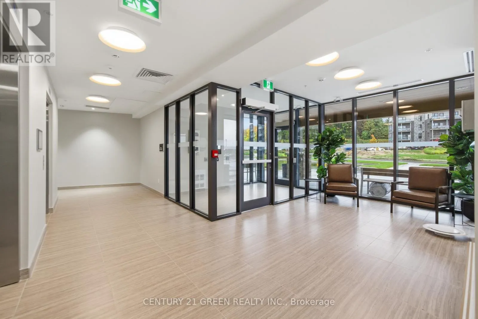 111 - 1100 LACKNER PLACE