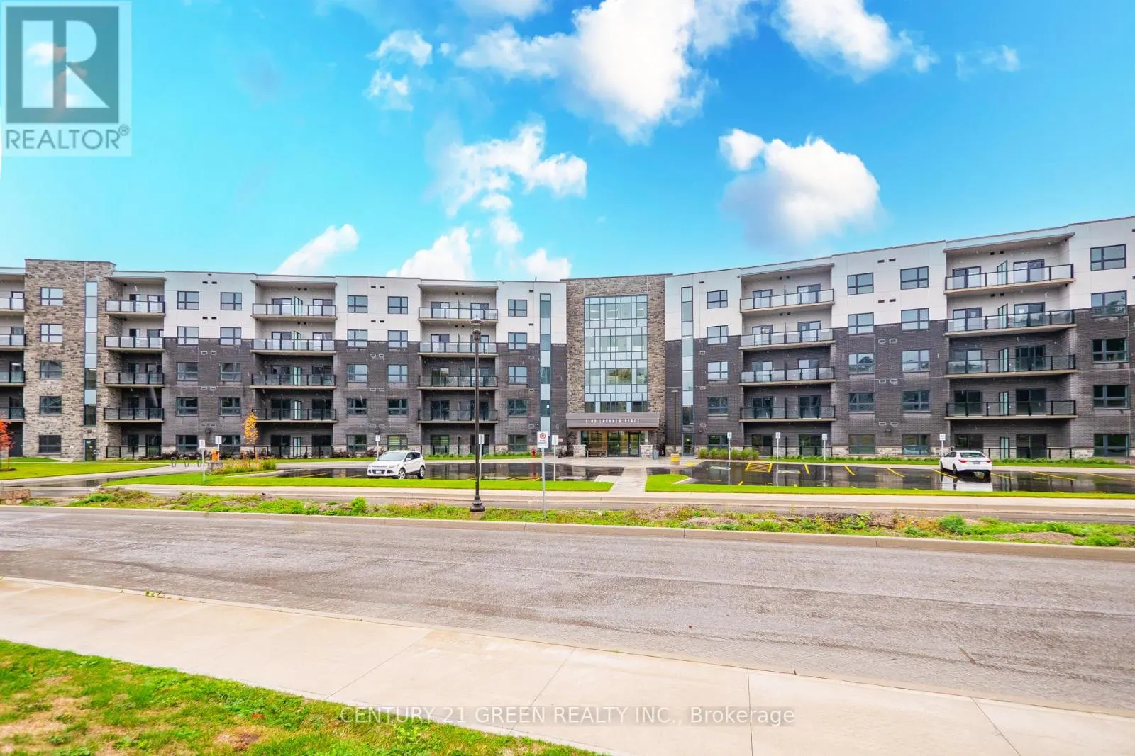 111 - 1100 LACKNER PLACE