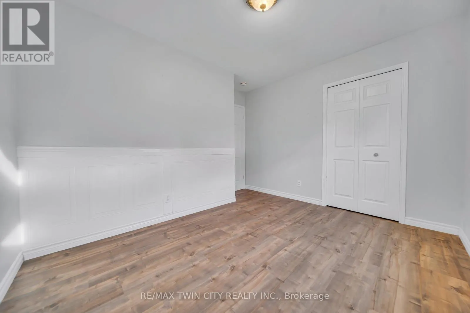 88 GLEN LAKE CRESCENT