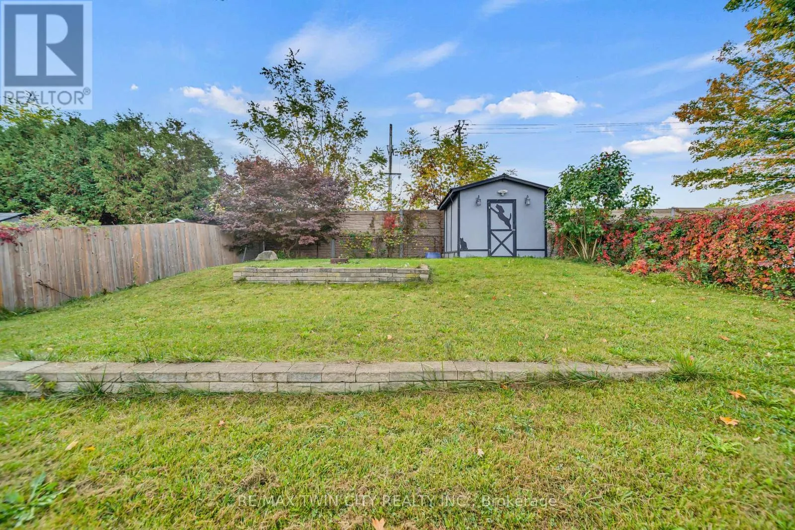 88 GLEN LAKE CRESCENT