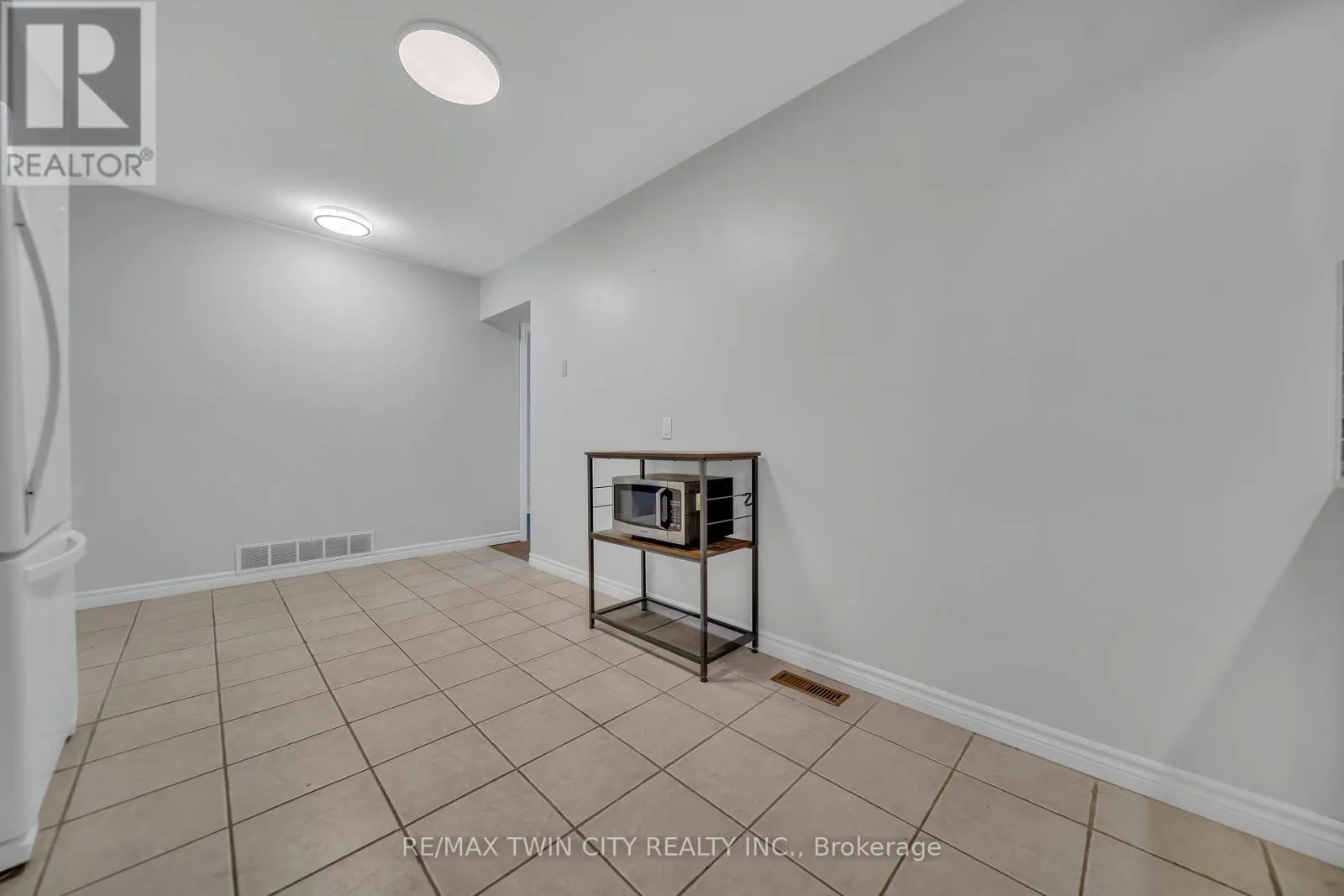 88 GLEN LAKE CRESCENT