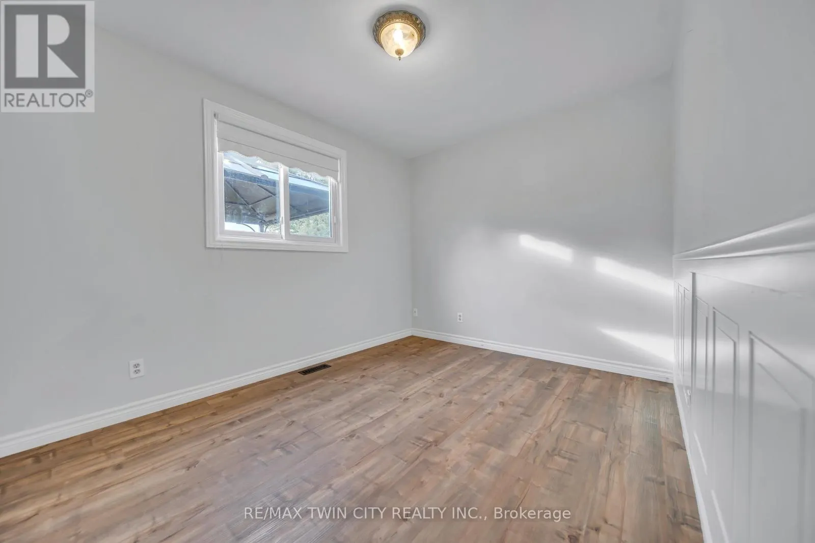 88 GLEN LAKE CRESCENT