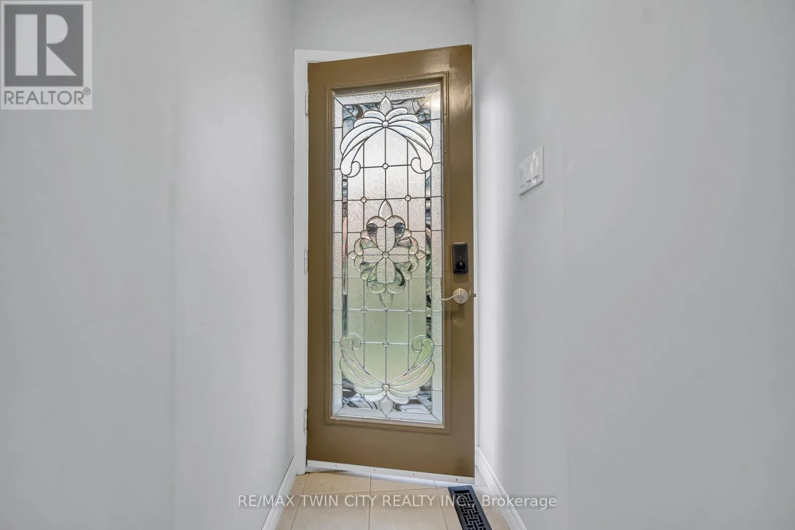 88 GLEN LAKE CRESCENT