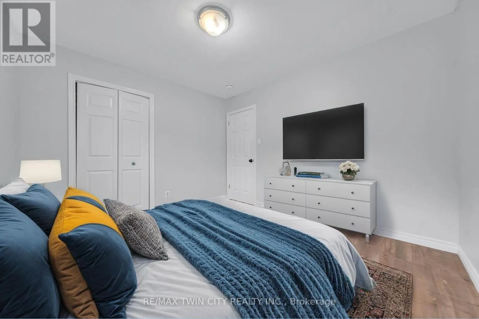 88 GLEN LAKE CRESCENT