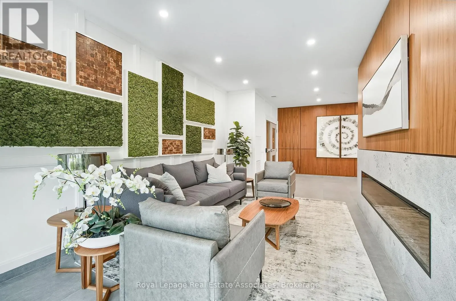 112 - 1880 GORDON STREET