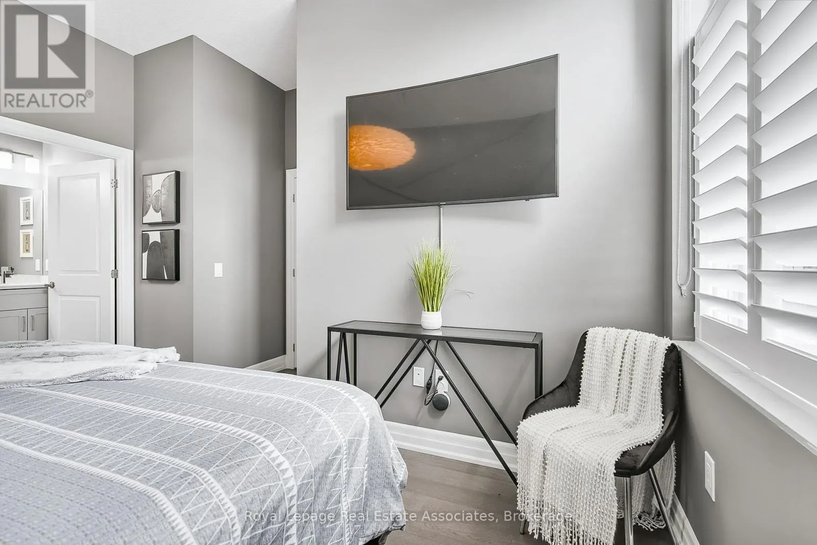 112 - 1880 GORDON STREET